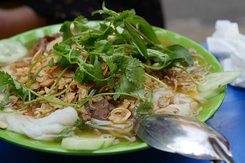 Bánh cuốn-rijstrolletjes in Hanoi