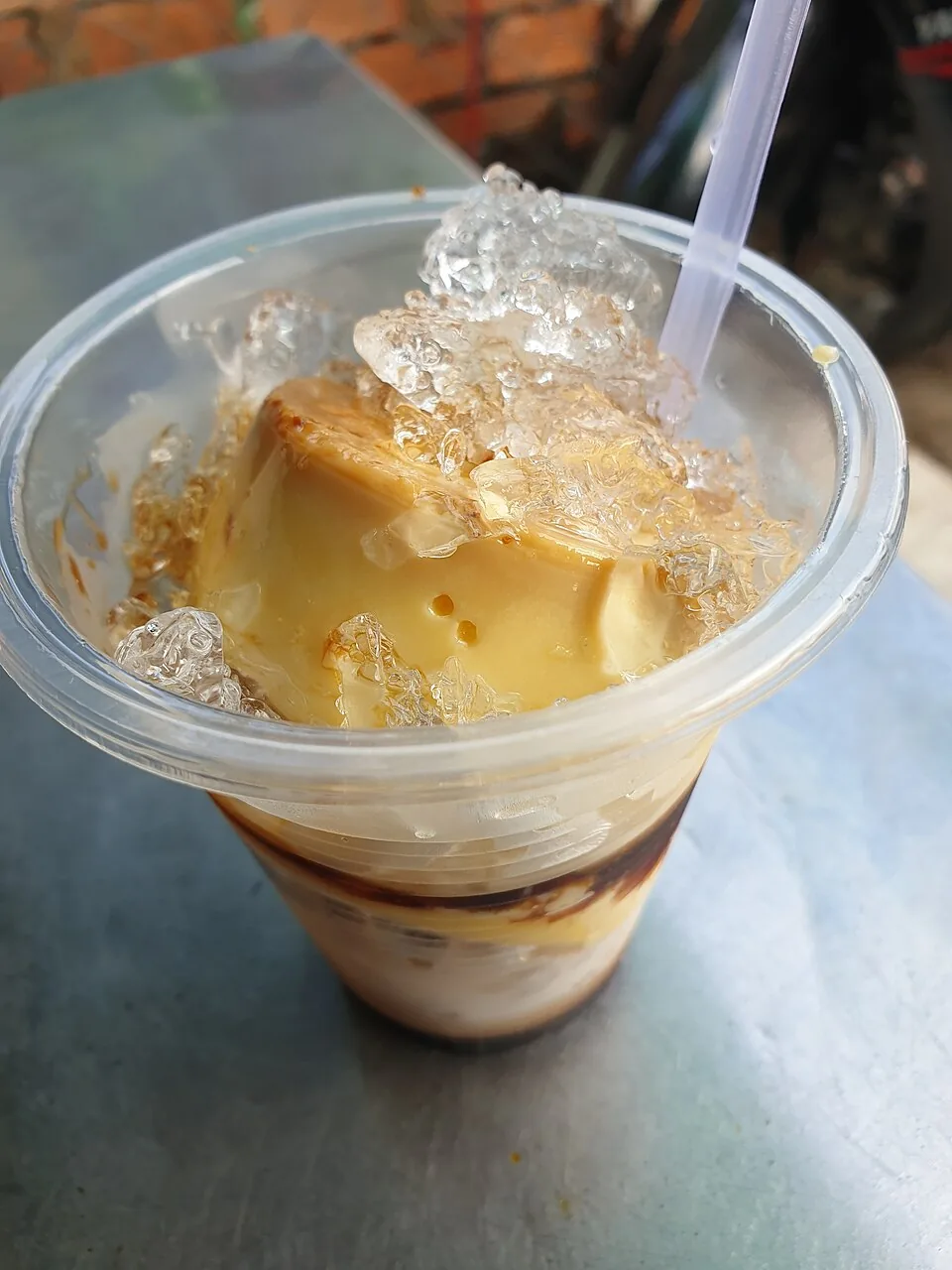 Vietnamese bánh flan-karamelpudding in een beker
