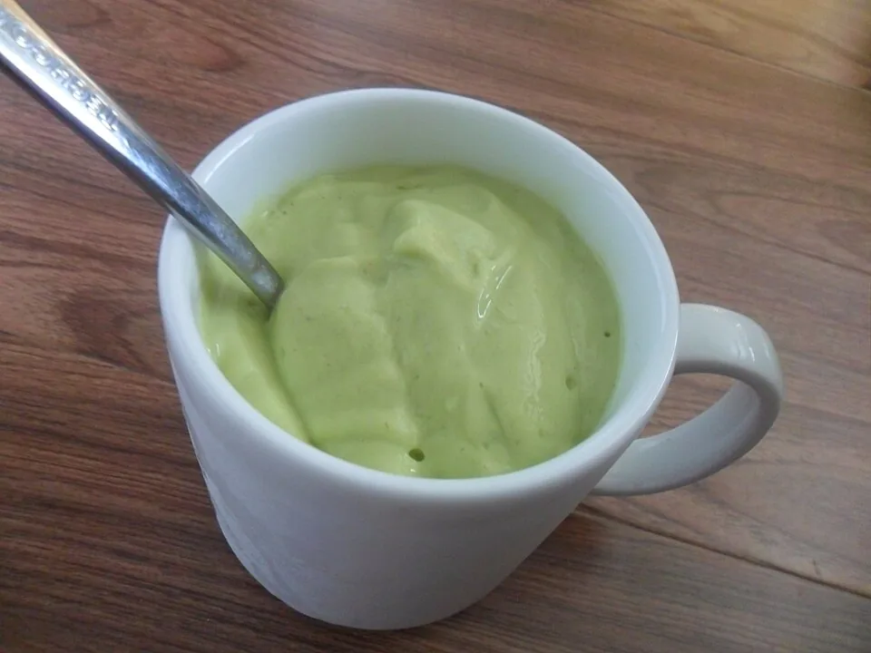 Glas sinh tố bơ, een Vietnamese avocadosmoothie